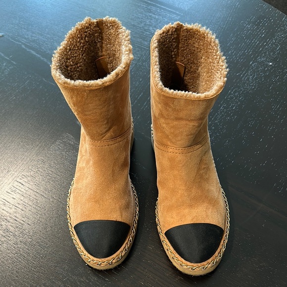 Chanel Shearling Boots Size 38 - Picture 1 of 6